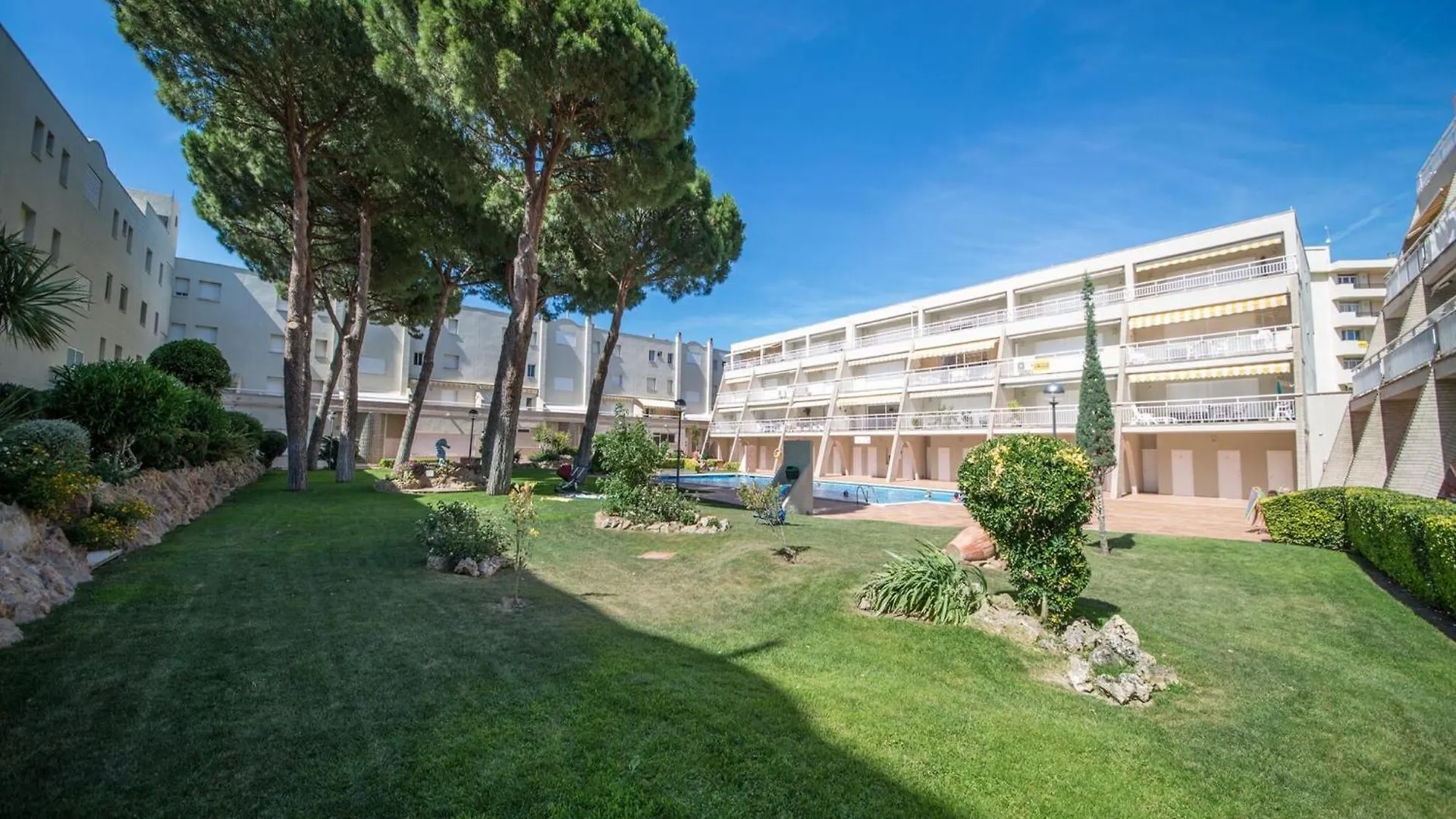 Beautiful Apartment With Communal Pool L'Escala
